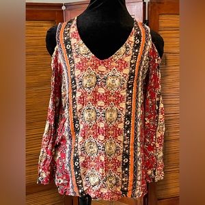 Beautiful cold shoulder top.